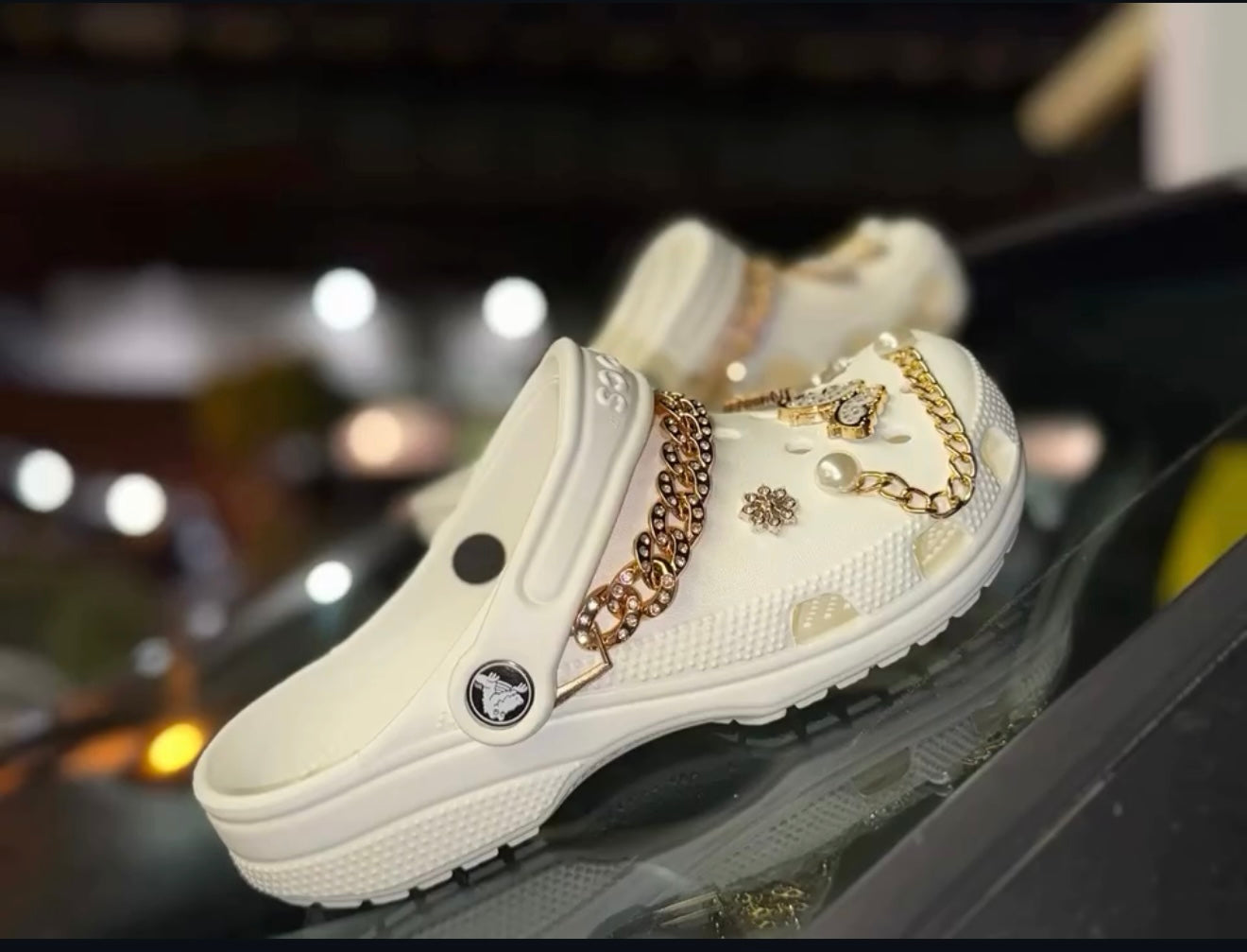✨ Crocs Edición Lujo – Glam & Gold ✨